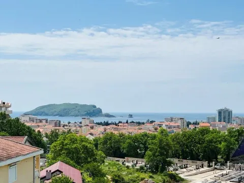Prodaja, trosoban stan, 95m², Lazi, Budva