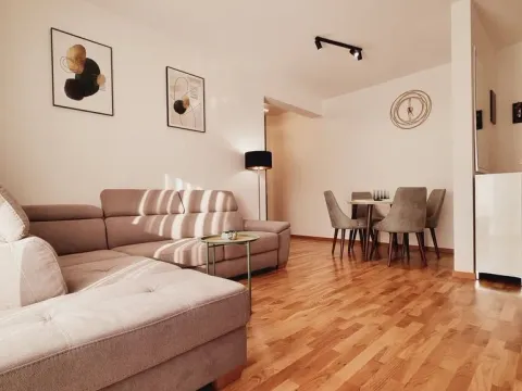Rent, one bedroom apartment, 48m², Bečići, Budva - image 2
