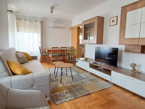 Izdavanje, jednosoban stan, 43m², Stari Aerodrom, Podgorica - image 2