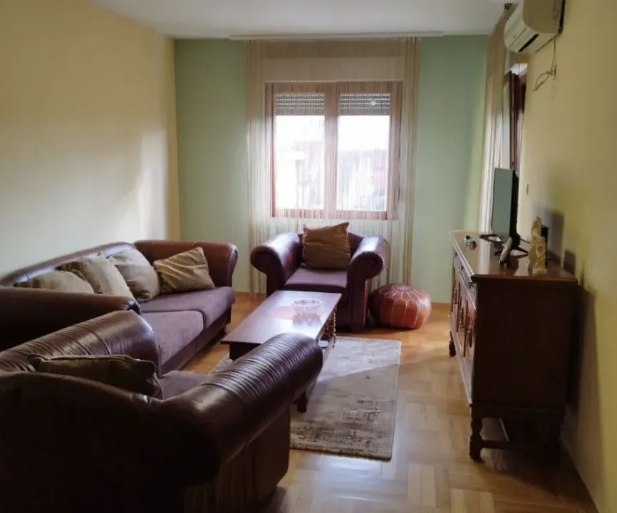 Izdavanje, jednosoban stan, 50m², Stari Aerodrom, Podgorica