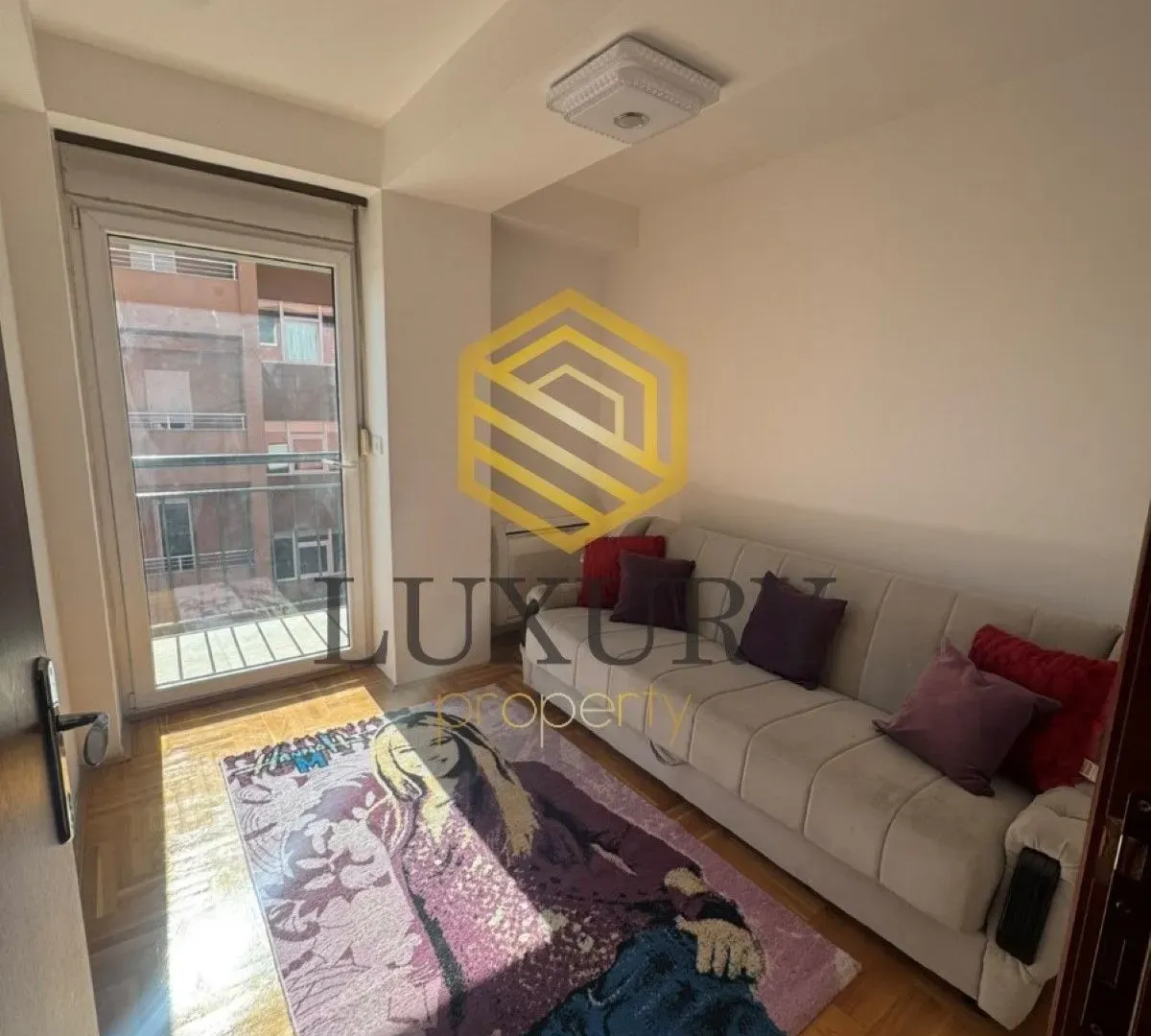 Izdavanje, trosoban stan, 92m², 1 maj, Podgorica