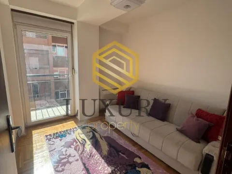 Izdavanje, trosoban stan, 92m², 1 maj, Podgorica - image 16