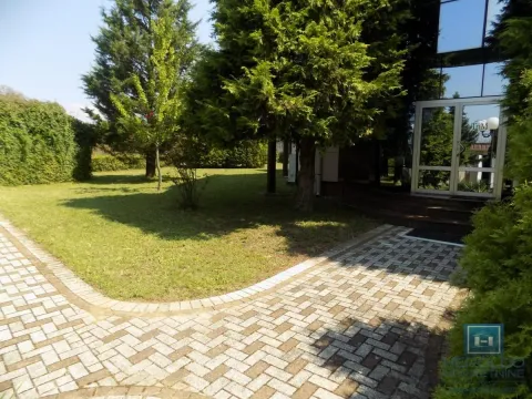 Izdavanje, poslovni prostor, 270m², 7. juli, Paraćin - image 18