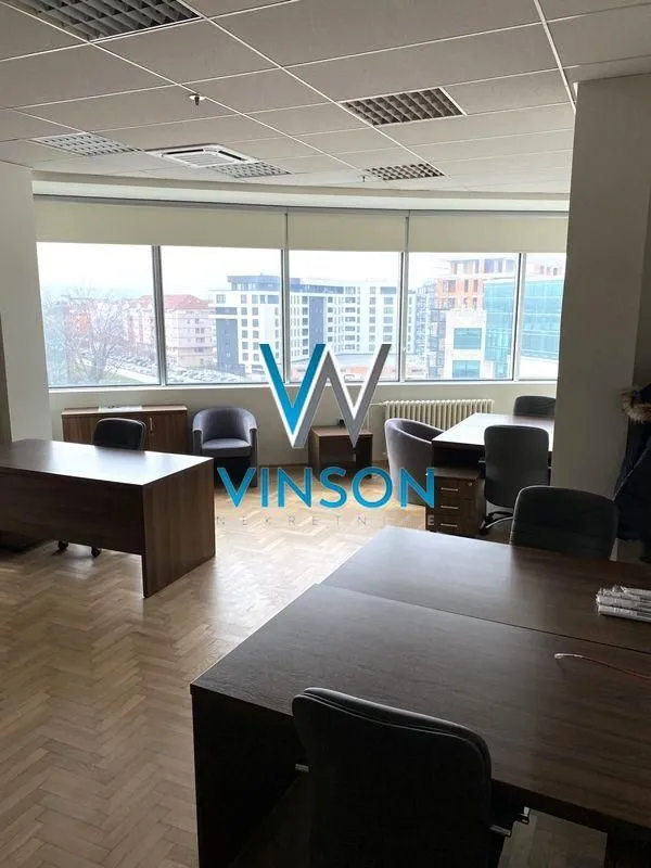 Izdavanje, poslovni prostor, 107m², Sajam, Novi Sad Sve Podlokacije