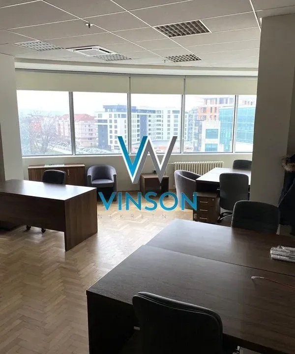 Izdavanje, poslovni prostor, 107m², Sajam, Novi Sad Sve Podlokacije