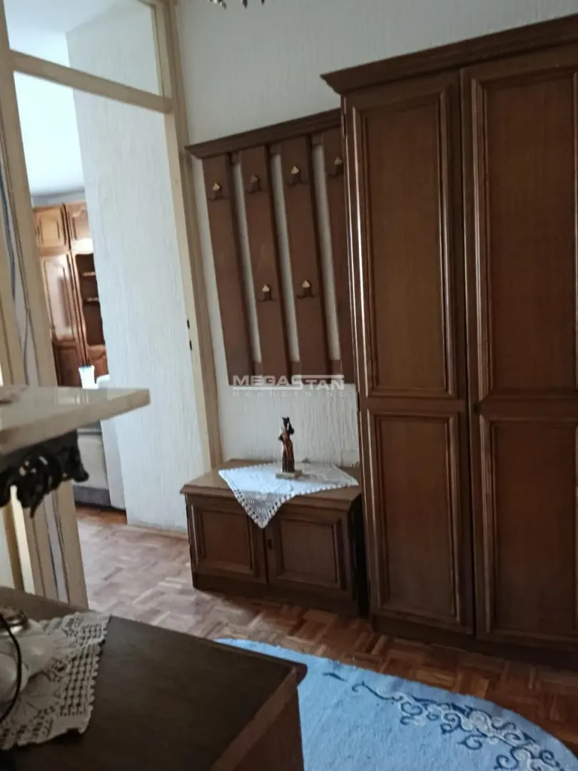 Izdavanje, jednosoban stan, 52m², Karaburma, Palilula Sve Podlokacije