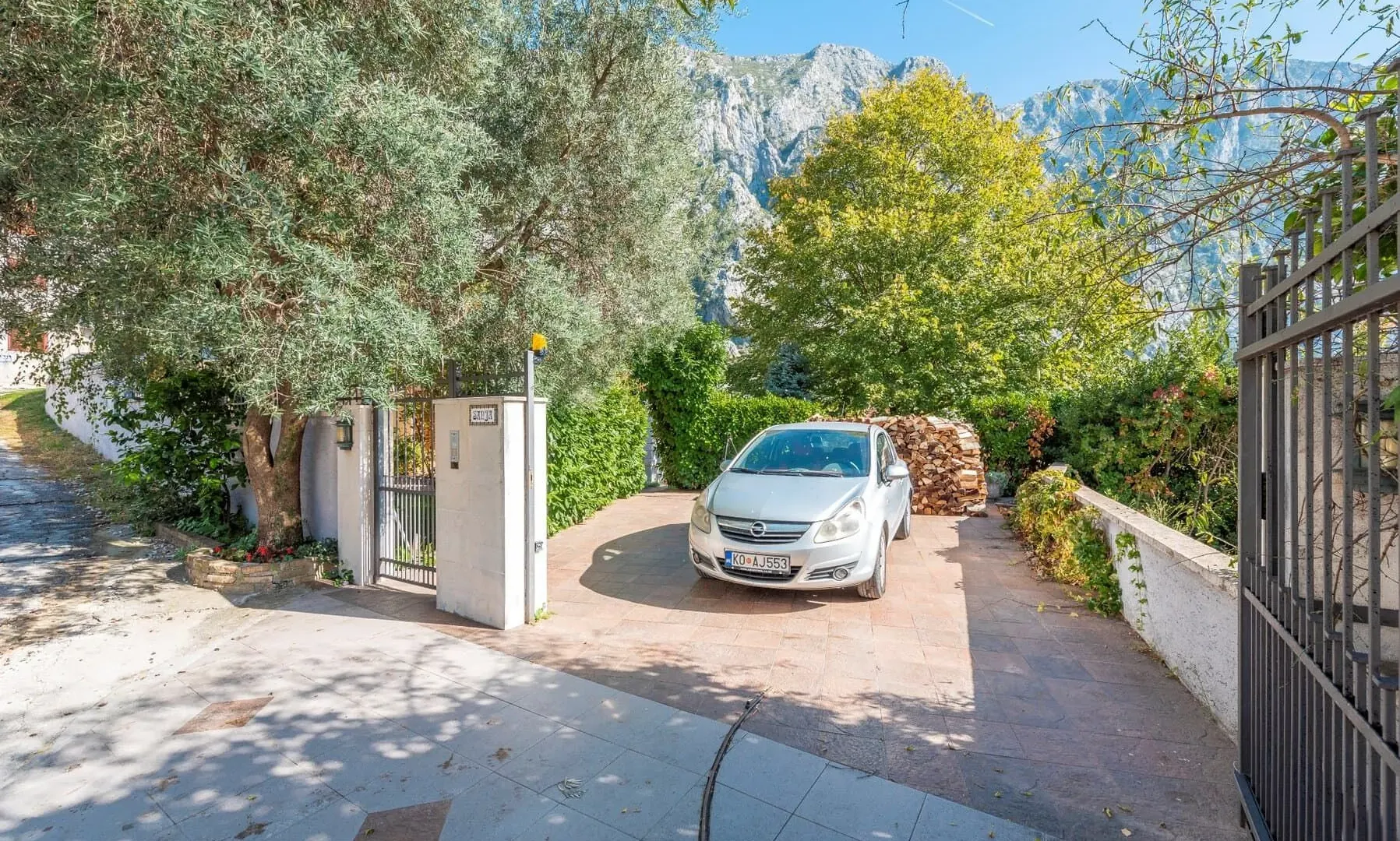 Sale, house, 305m², Orahovac, Kotor