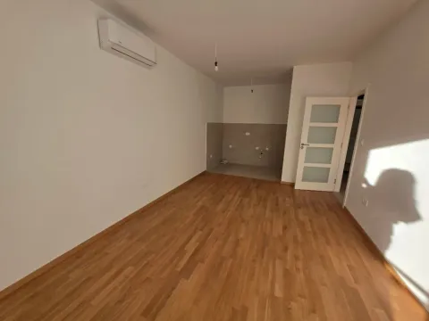 Prodaja, jednosoban stan, 45m², Pobrežje, Podgorica - image 3