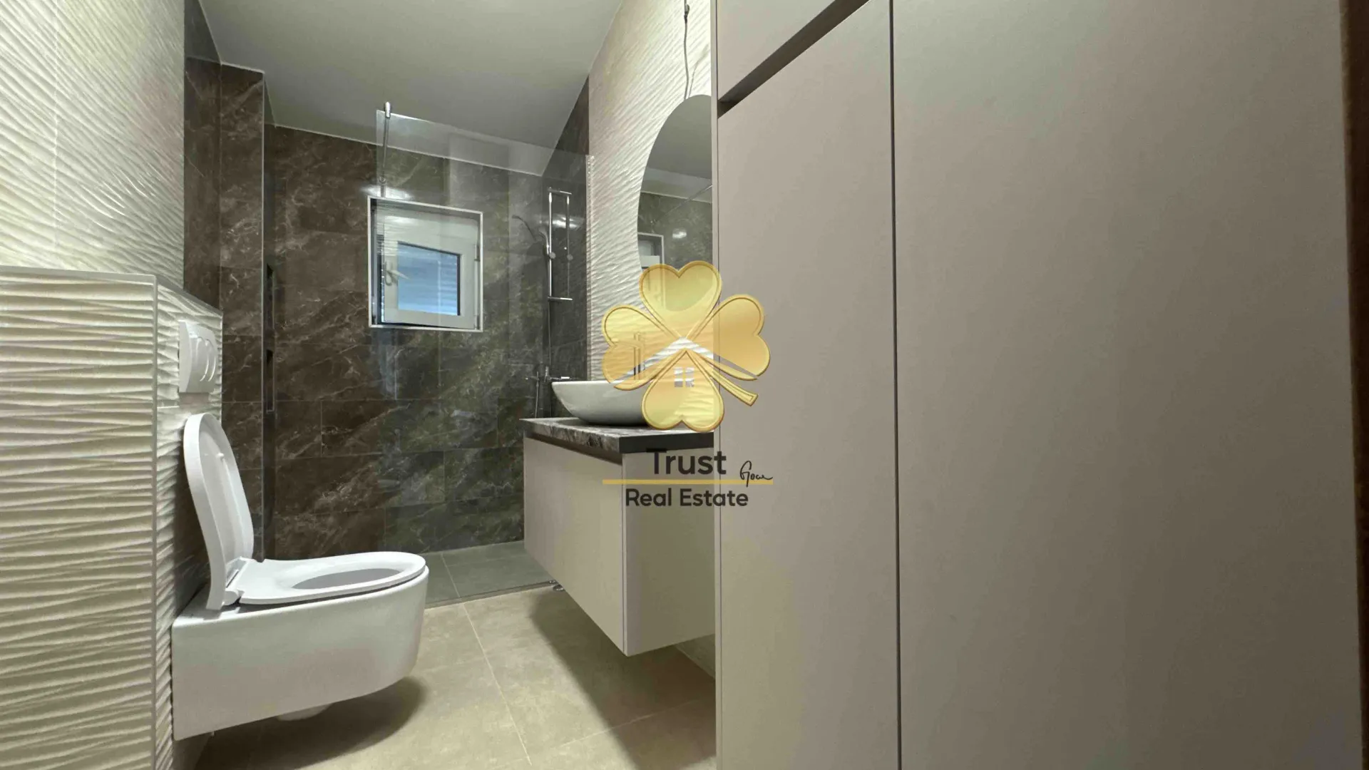 Izdavanje, kuća, 180m², Vranići, Podgorica