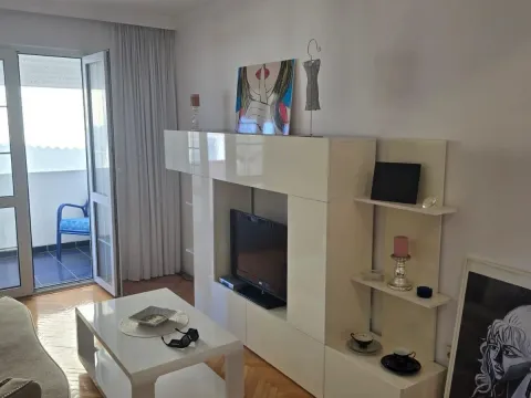 Izdavanje, dvosoban stan, 64m², Budva, Crna Gora - image 3