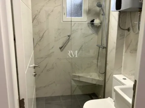 Izdavanje, jednosoban stan, 31m², Risan, Kotor - image 7