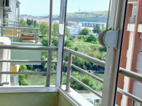 Izdavanje, jednosoban stan, 55m², 1 maj, Podgorica - image 9