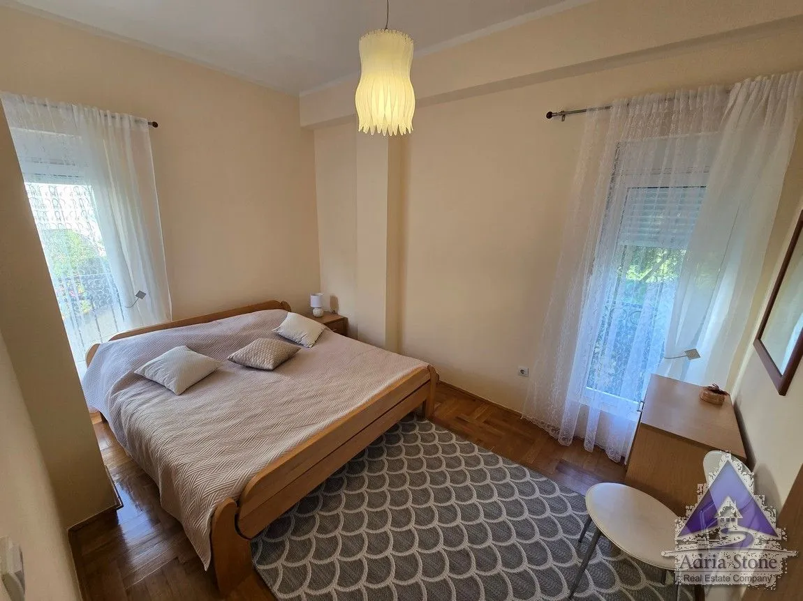 Prodaja, dvosoban stan, 64m², Podmaine, Budva