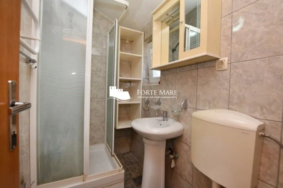 Prodaja, dvosoban stan, 70m², Đenovići, Herceg Novi