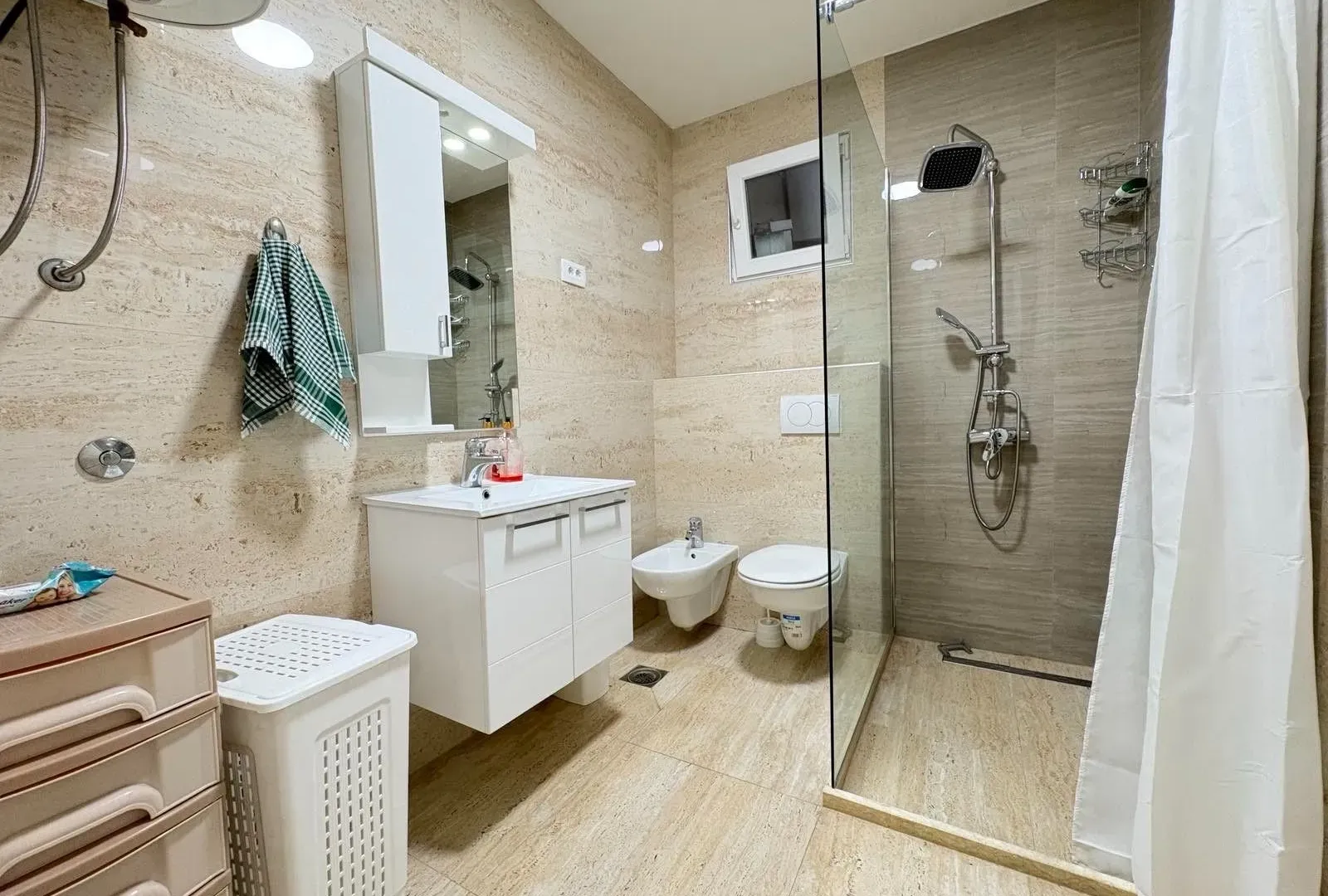 Rent, house, 170m², Zagorič, Podgorica