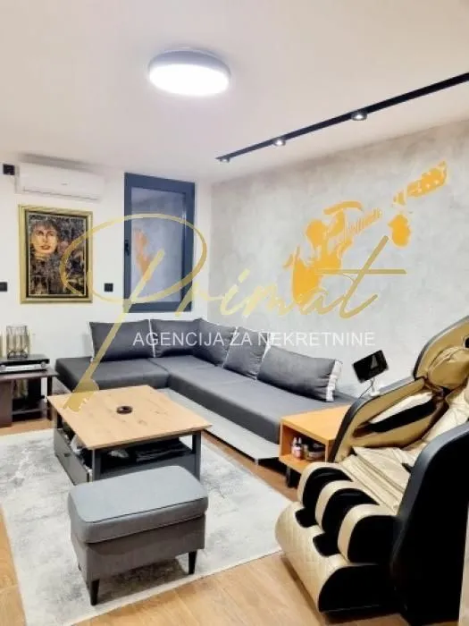 Izdavanje, dvosoban stan, 60m², Čukarička Padina, Beograd