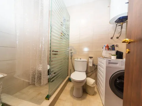 Sale, two bedroom apartment, 70m², Stari Aerodrom, Podgorica - image 11