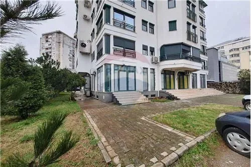 Izdavanje, poslovni prostor, 147m², Preko Morače, Podgorica
