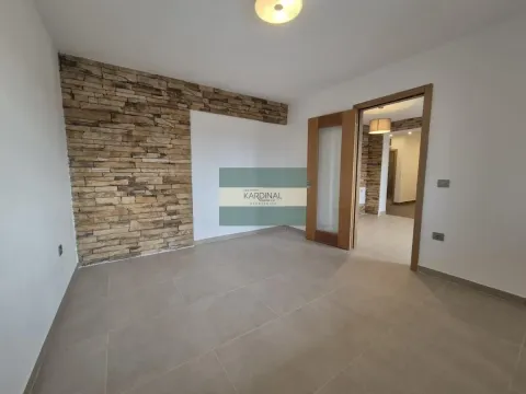 Prodaja, trosoban stan, 77m², Vašarište, Jagodina - image 5