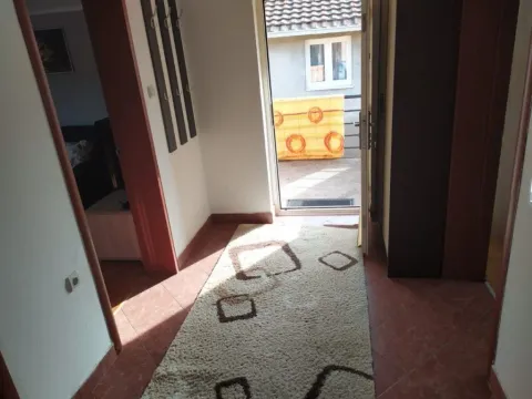 Izdavanje, dvosoban stan, 70m², Gornja Gorica, Podgorica - image 13