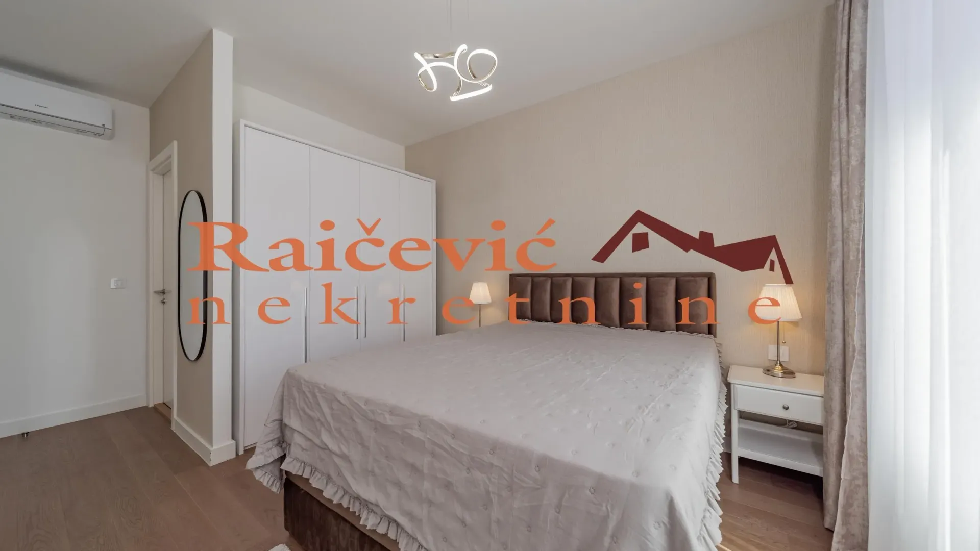 Izdavanje, trosoban stan, 77m², Savski Venac, Beograd