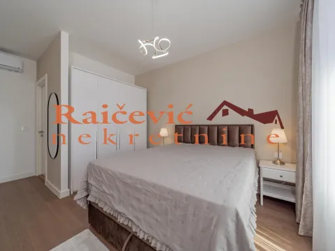 Izdavanje, trosoban stan, 77m², Savski Venac, Beograd - image 15