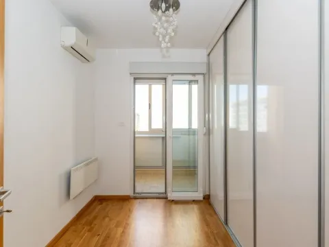 Prodaja, trosoban stan, 98m², City Kvart, Podgorica - image 5