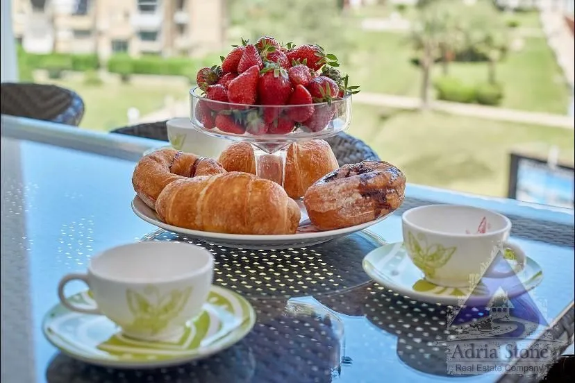 Izdavanje, jednosoban stan, 63m², Centar, Budva