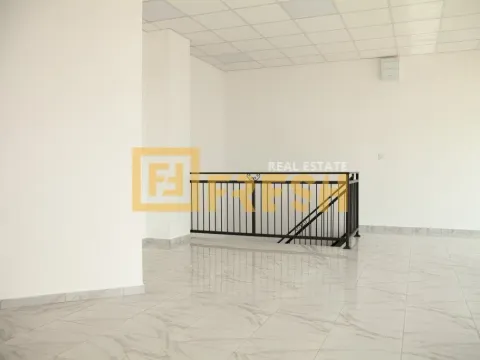 Izdavanje, poslovni prostor, 84m², Stari Aerodrom, Podgorica - image 2