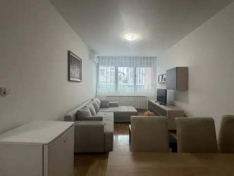 Rent, two bedroom apartment, 60m², Mirijevo Sve Podlokacije, Beograd - image 2