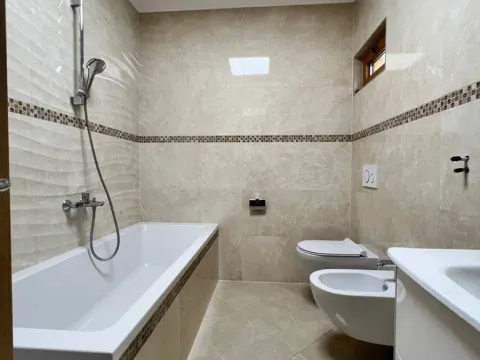 Sale, house, 200m², Rogami, Podgorica - image 14