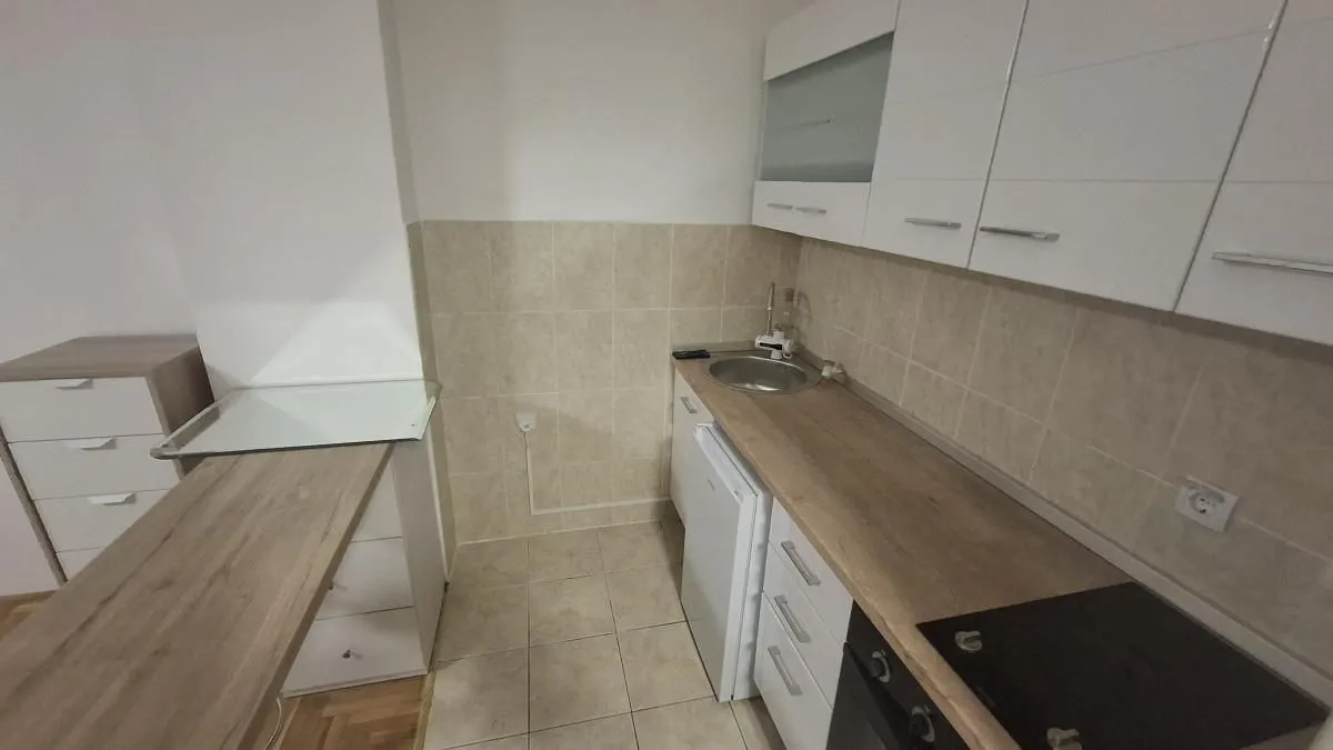 Prodaja, garsonjera, 29m², Podbara, Novi Sad Sve Podlokacije