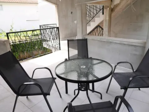 Izdavanje, jednosoban stan, 40m², Seljanovo, Tivat - image 8