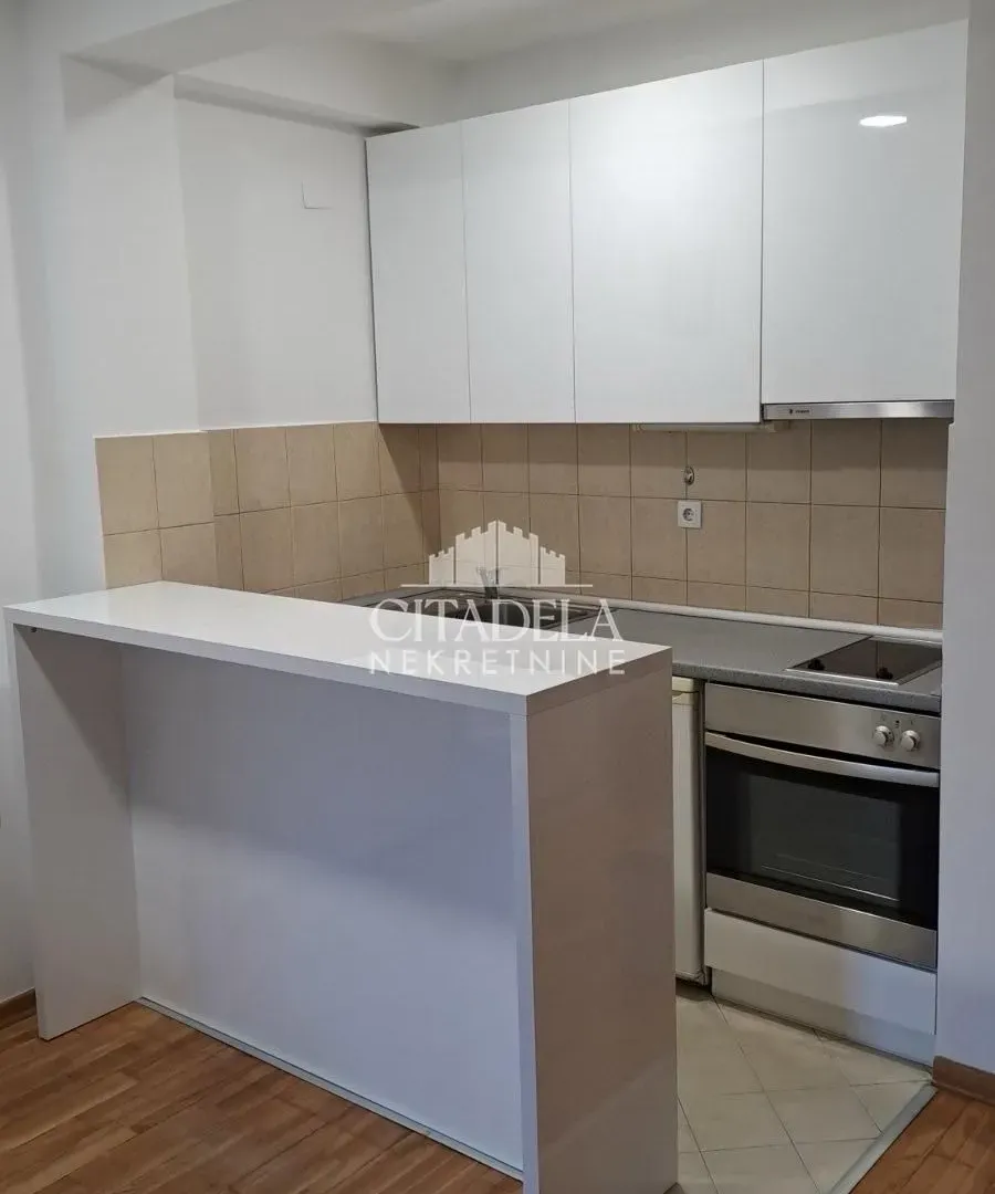 Izdavanje, stan, 38m², Slavija, Vračar Sve Podlokacije