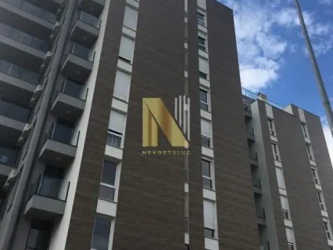 Stan in Adamovićevo Naselje