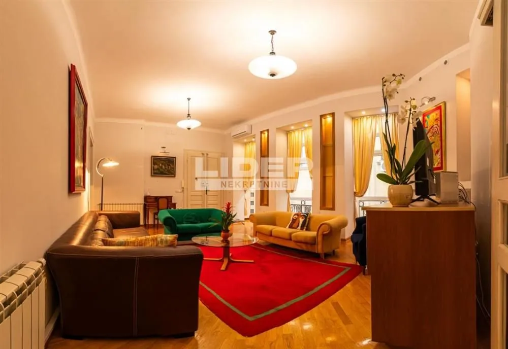Izdavanje, četvorosoban stan, 160m², Stari Grad, Beograd