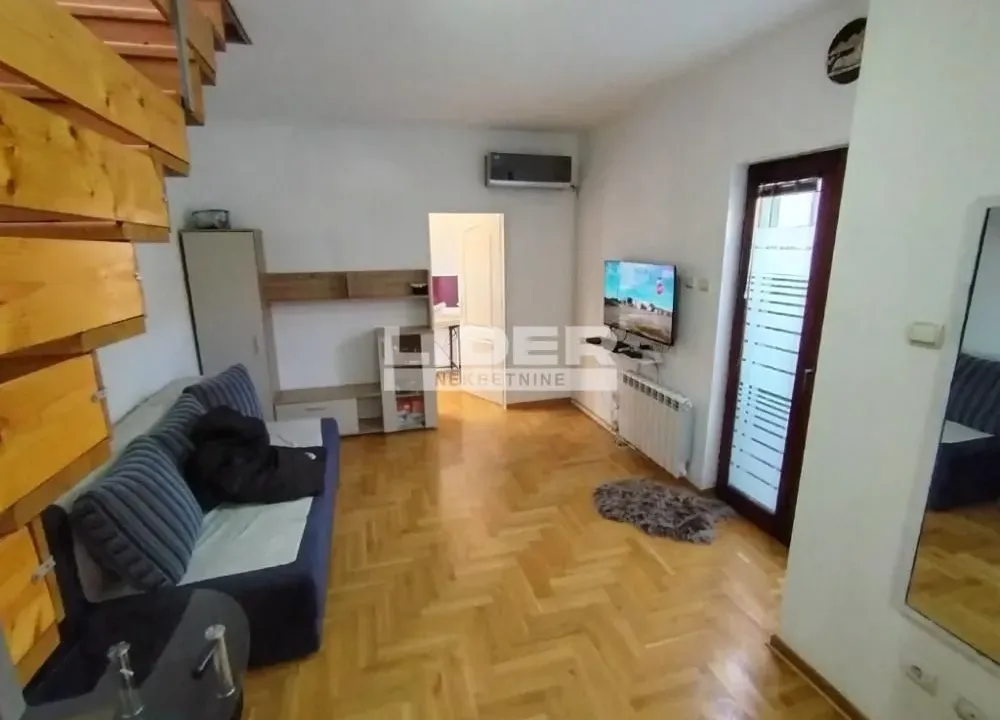 Prodaja, kuća, 84m², Uciteljsko Naselje, Zvezdara Sve Podlokacije