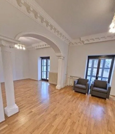 Rent, house, 550m², Autokomanda, Voždovac Sve Podlokacije