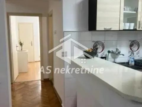 Izdavanje, trosoban stan, 80m², Stari Grad, Beograd - image 10