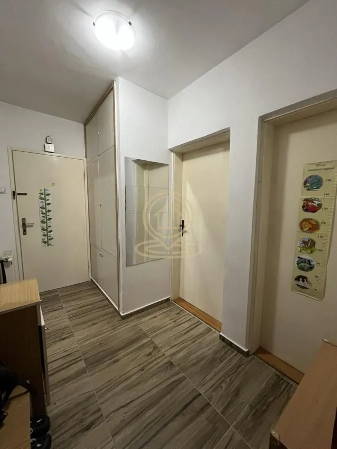 Prodaja, trosoban stan, 106m², Aerodrom, Kragujevac