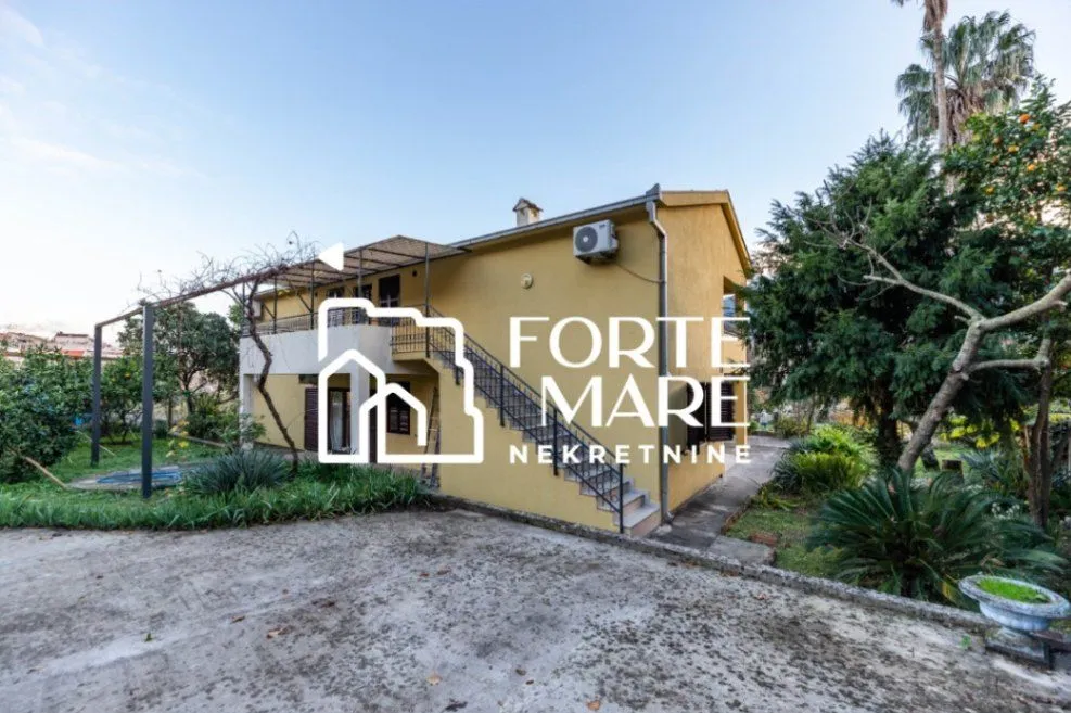 Prodaja, kuća, 241m², Đenovići, Herceg Novi