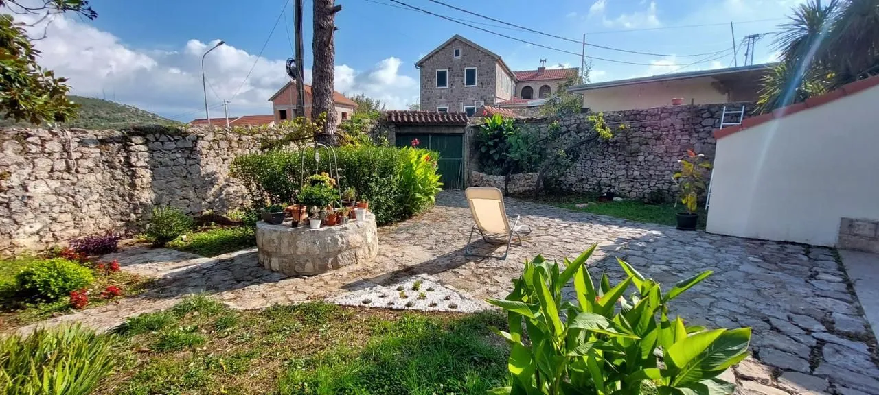 Prodaja, kuća, 131m², Radovići, Tivat