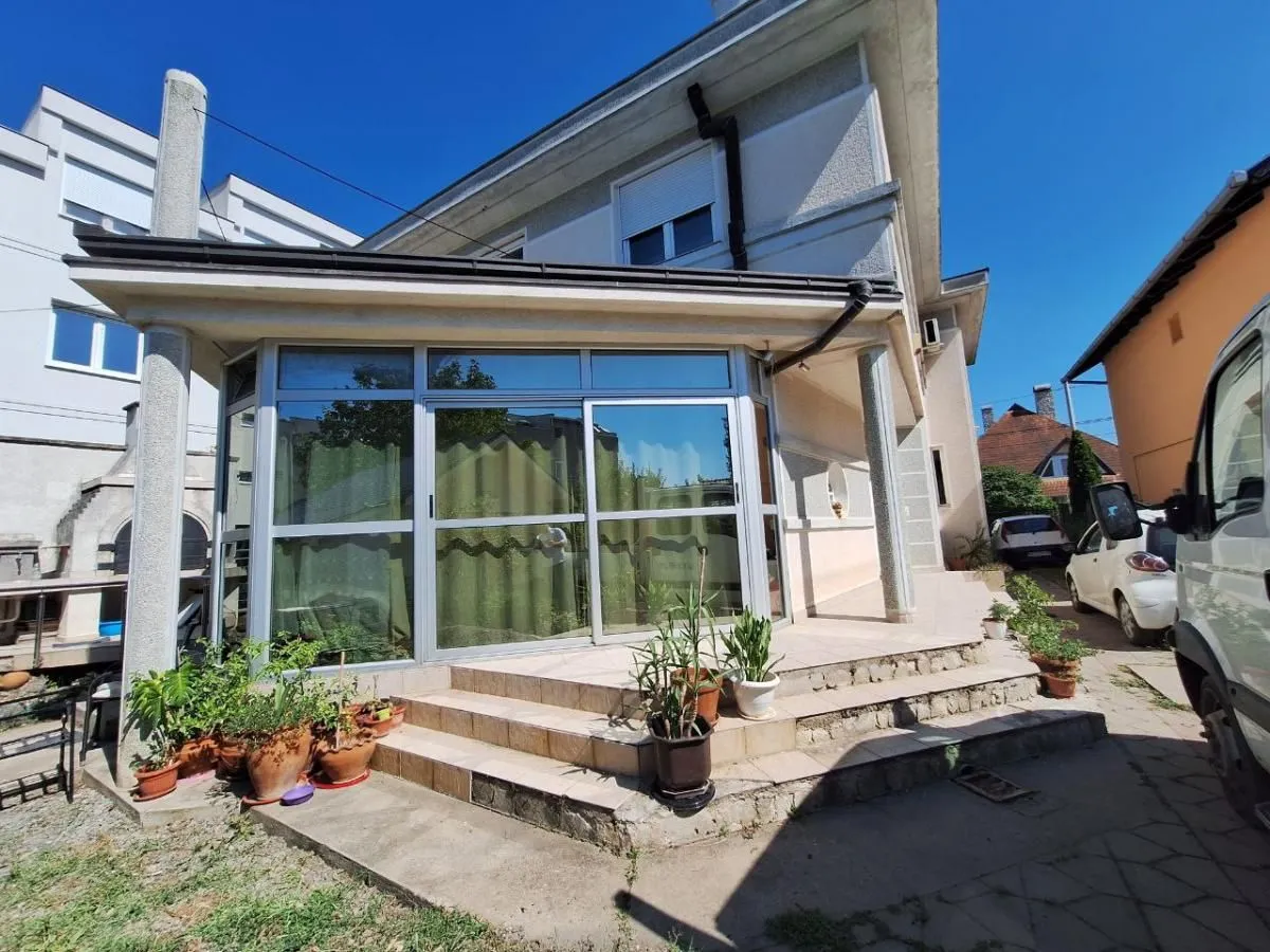Sale, house, 253m², Adice, Novi Sad Sve Podlokacije