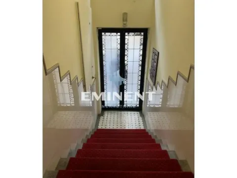 Izdavanje, trosoban stan, 82m², Kalenić Pijaca, Vračar Sve Podlokacije - image 9