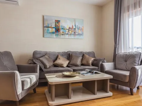 Izdavanje, dvosoban stan, 82m², Pržno, Budva - image 5