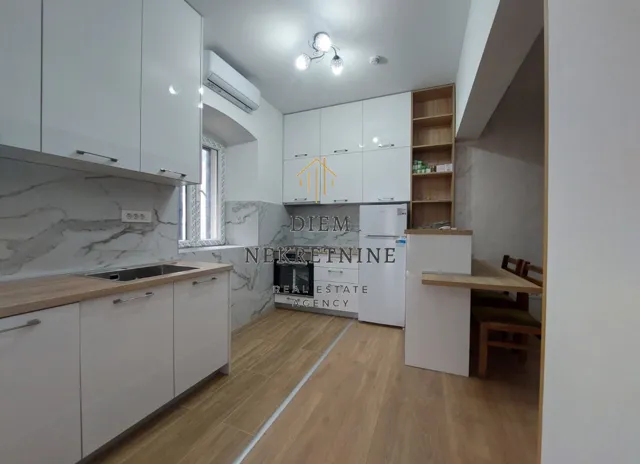 Rent, one bedroom apartment, 40m², Stari Grad Kotor, Kotor