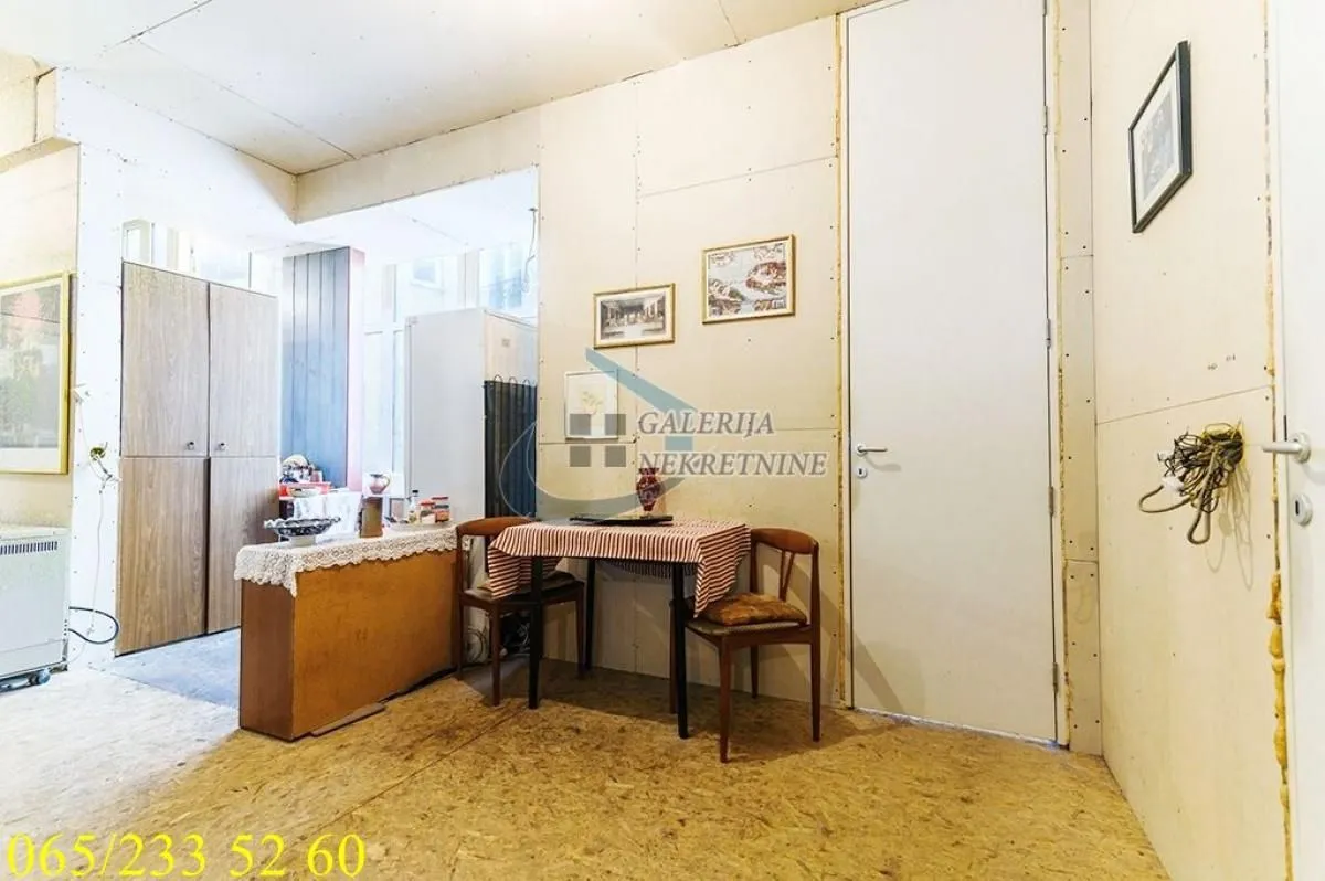 Sale, two bedroom apartment, 86m², Kalenić Pijaca, Vračar Sve Podlokacije