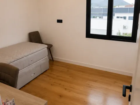 Rent, house, 180m², Gornja Gorica, Podgorica - image 18