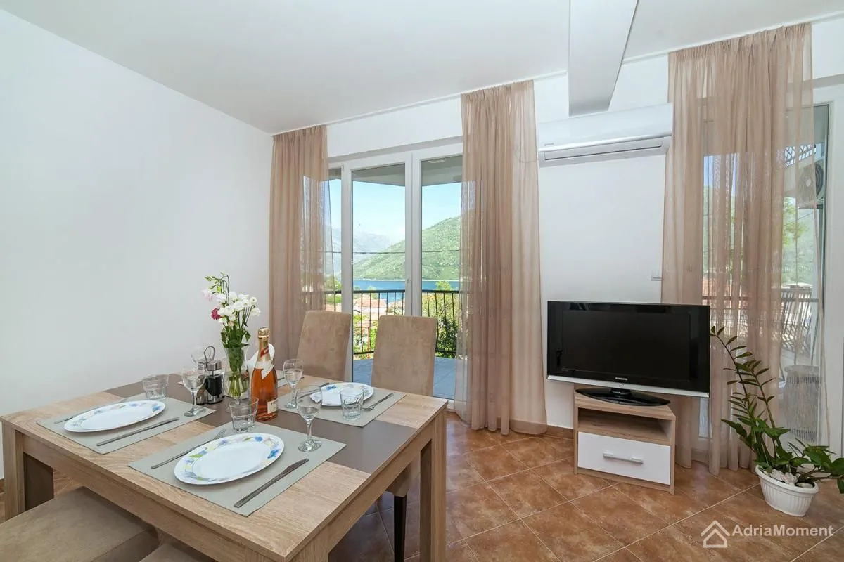 Prodaja, jednosoban stan, 62m², Kamenari, Herceg Novi