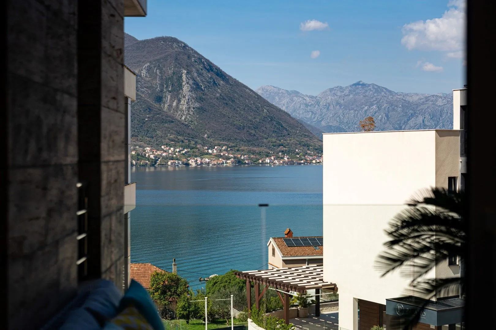Prodaja, dvosoban stan, 82m², Dobrota, Kotor